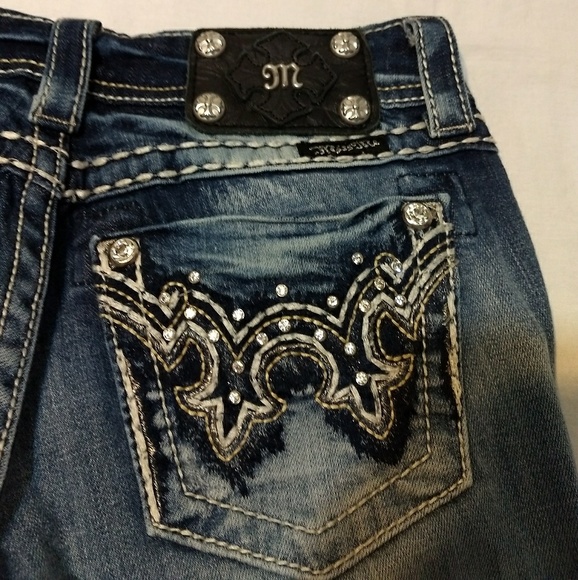 Miss Me Cropped Jeans - Picture 5 of 7